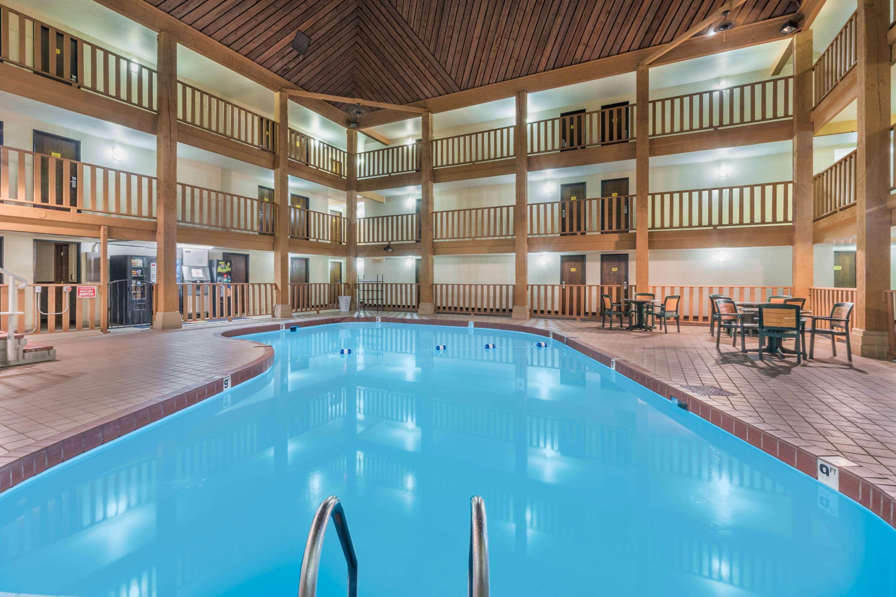 ซูเปอร์ 8 บาย วินด์แฮม สเพียร์ฟิช Hotel สเปียร์ฟิช ภายนอก รูปภาพ