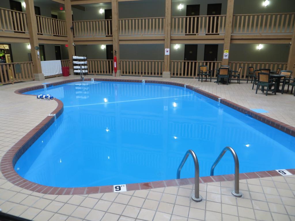 ซูเปอร์ 8 บาย วินด์แฮม สเพียร์ฟิช Hotel สเปียร์ฟิช ภายนอก รูปภาพ