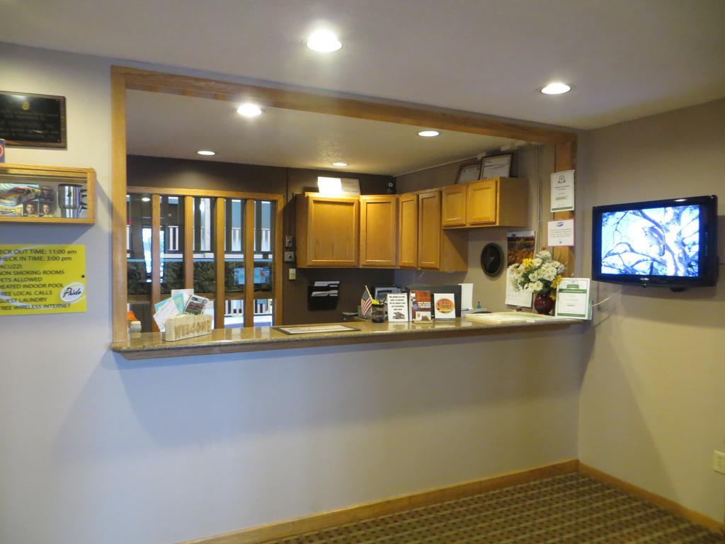 ซูเปอร์ 8 บาย วินด์แฮม สเพียร์ฟิช Hotel สเปียร์ฟิช ภายนอก รูปภาพ
