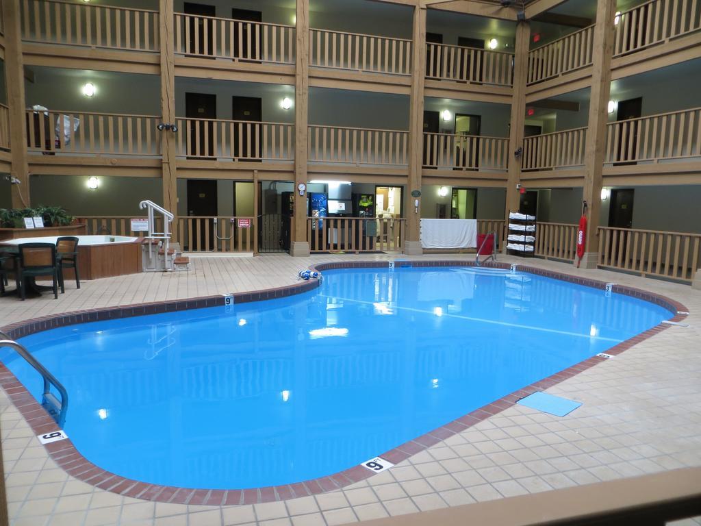 ซูเปอร์ 8 บาย วินด์แฮม สเพียร์ฟิช Hotel สเปียร์ฟิช ภายนอก รูปภาพ